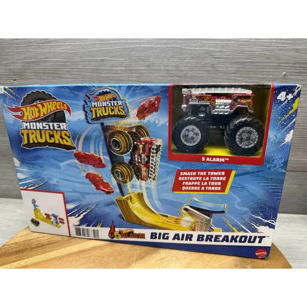Hot Wheels Monster Trucks Big Air Breakout Truck and Stunt Set NEW IN BOX!
